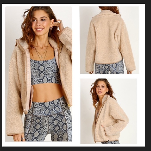 💜 Varley Highwood Jacket (camel color) - Picture 4 of 6